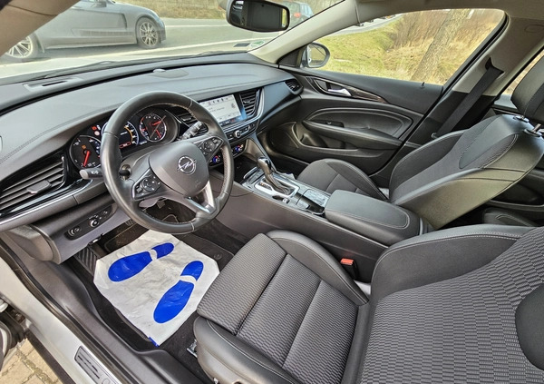 Opel Insignia cena 68990 przebieg: 107000, rok produkcji 2018 z Poręba małe 326